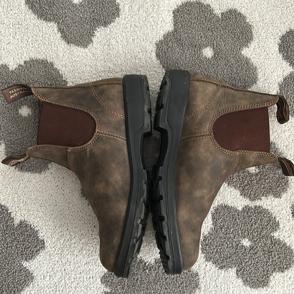 Blundstone #585 women’s classic Chelsea boot. Rustic Brown. - Picture 2 of 10